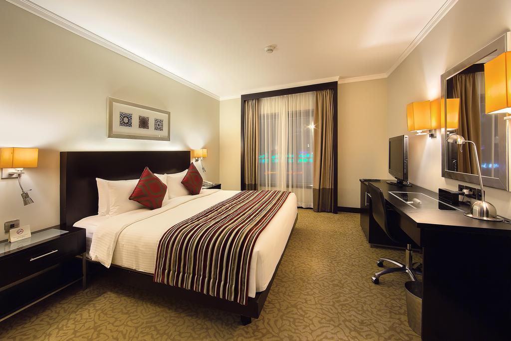 Ramada Plaza By Wyndham Dubai Deira Hotell Exteriör bild