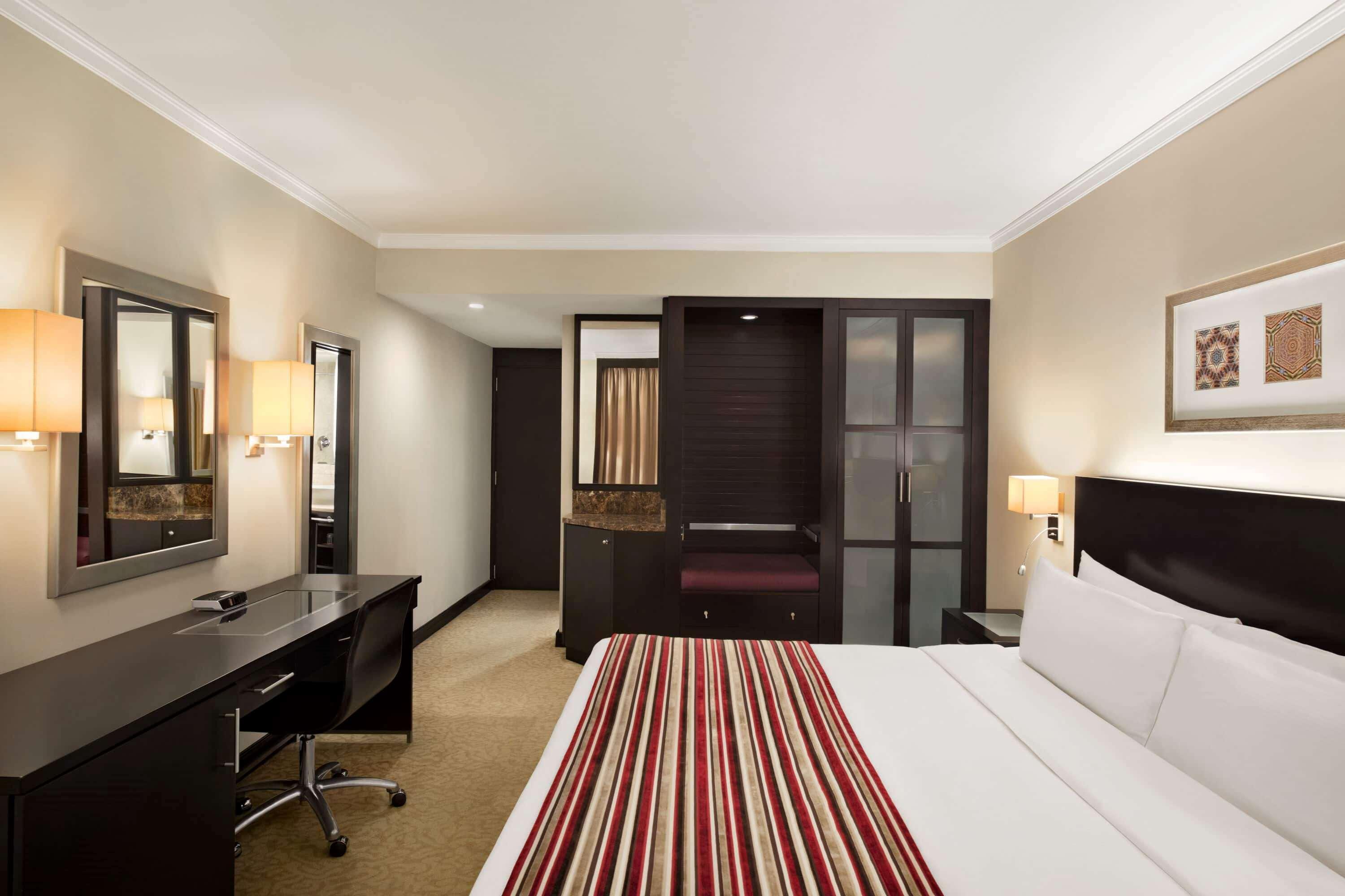 Ramada Plaza By Wyndham Dubai Deira Hotell Exteriör bild