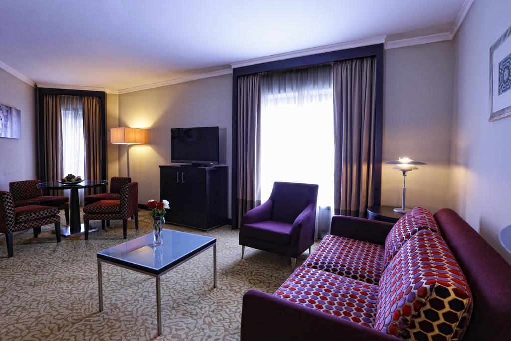 Ramada Plaza By Wyndham Dubai Deira Hotell Exteriör bild