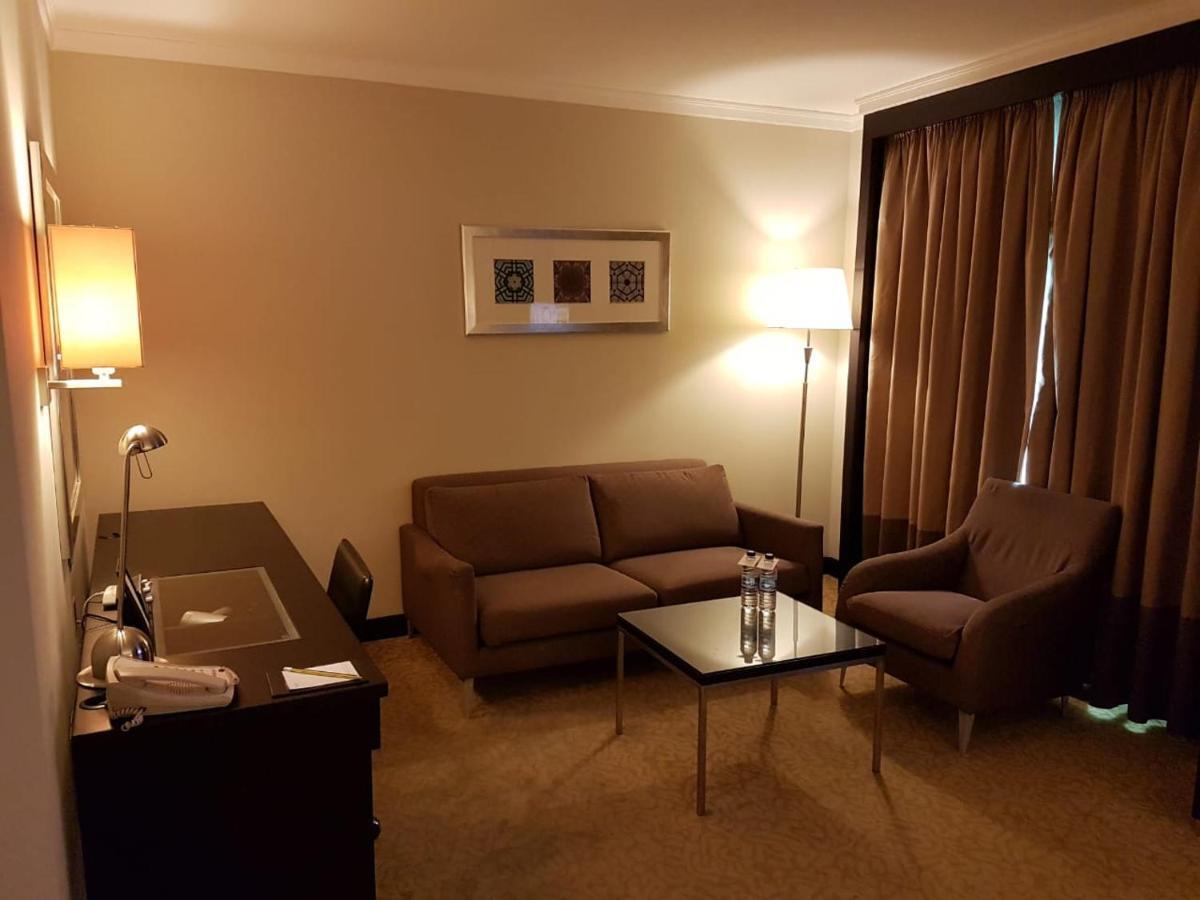 Ramada Plaza By Wyndham Dubai Deira Hotell Exteriör bild