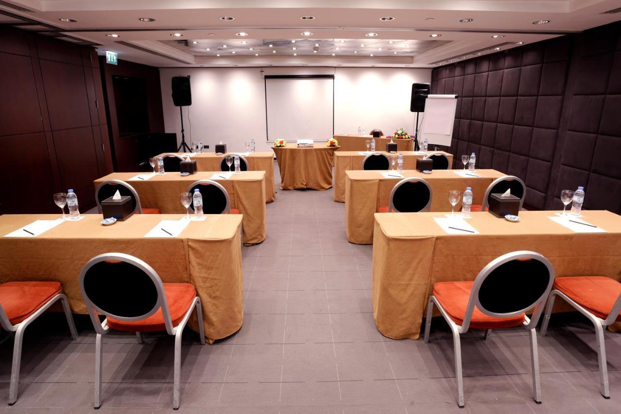 Ramada Plaza By Wyndham Dubai Deira Hotell Exteriör bild